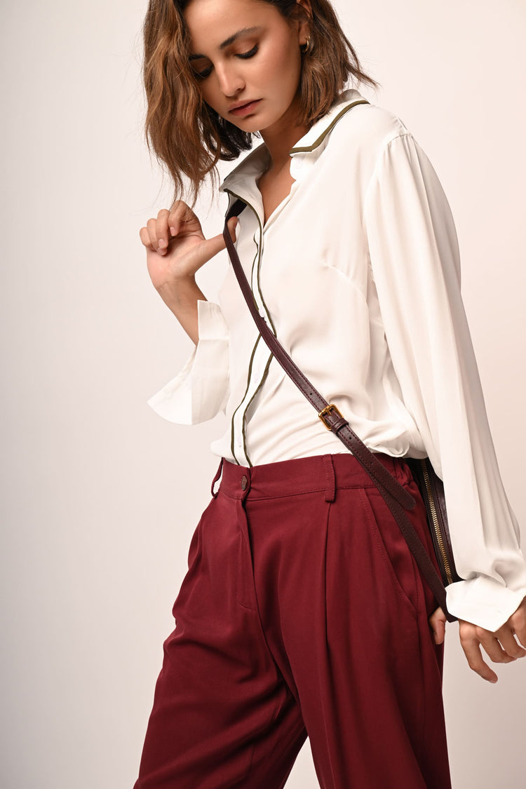 Camicia con profili a contrasto