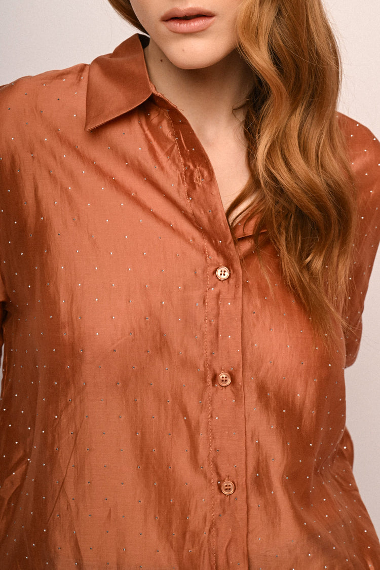 Camicia in organza con mini borchie