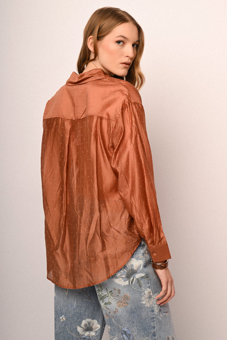 Camicia in organza con mini borchie