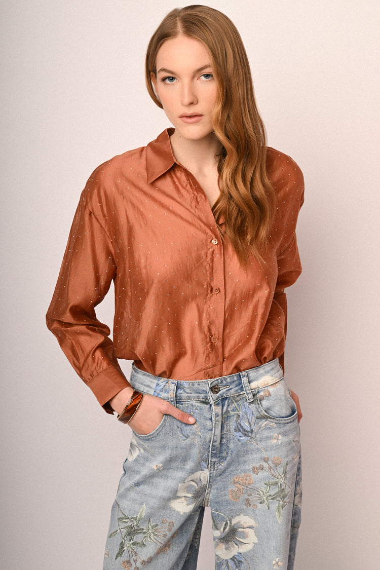 Camicia in organza con mini borchie