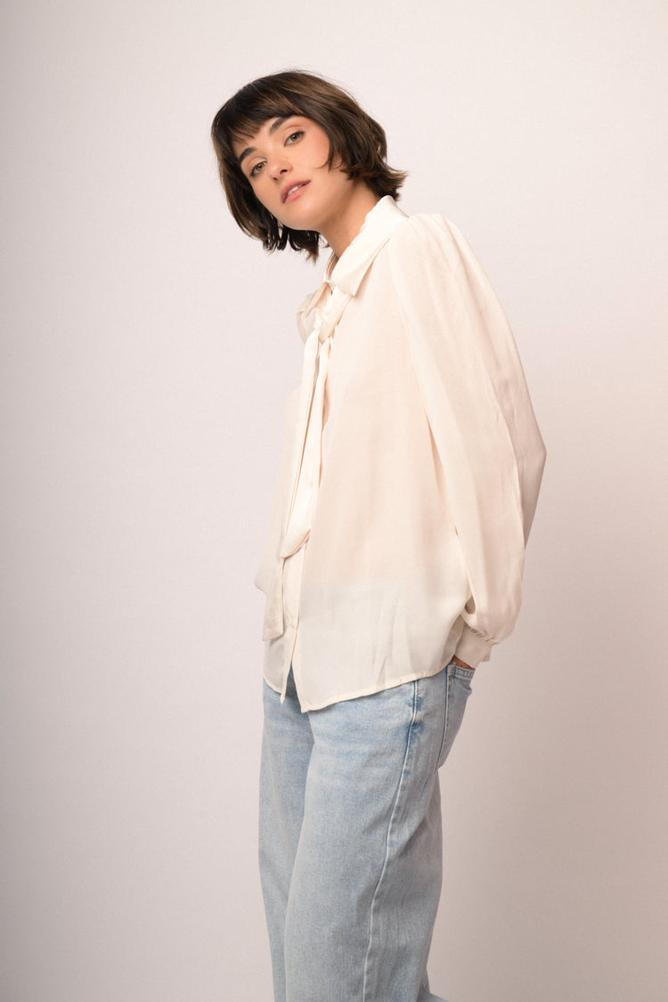 Camicia avorio con nastro in raso