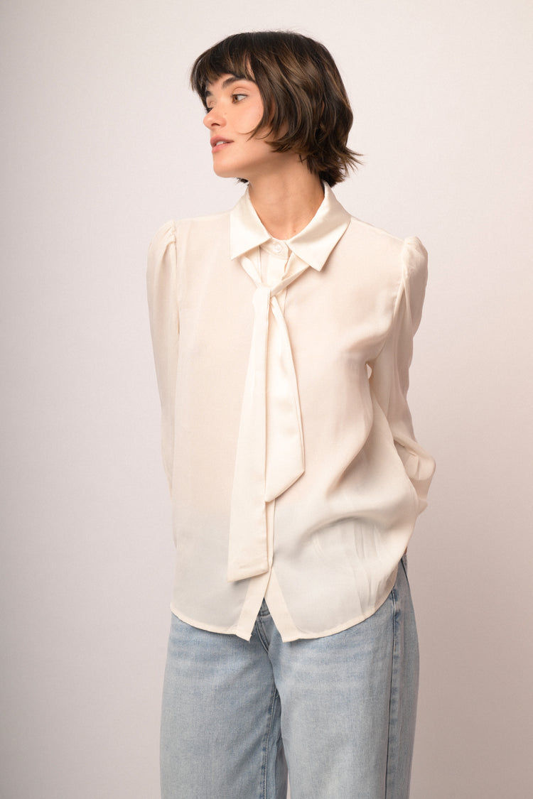 Camicia avorio con nastro in raso