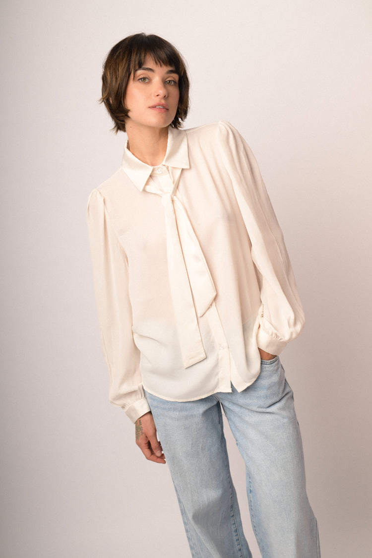 Camicia avorio con nastro in raso