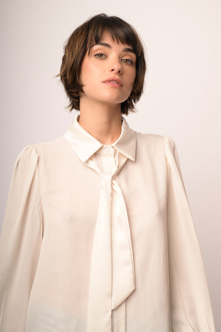 Camicia avorio con nastro in raso