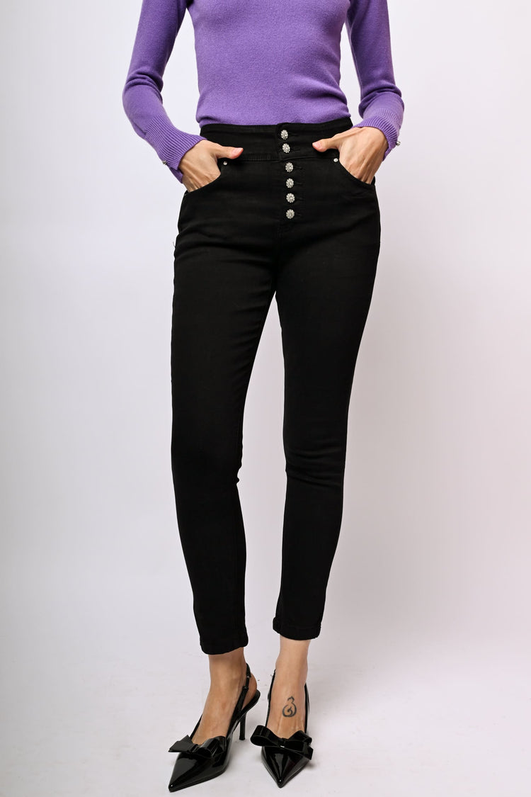 Chino slim-fit con bottoni gioiello