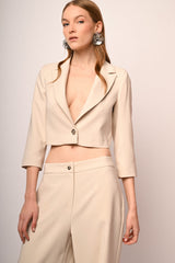 Blazer crop con bottone gioiello