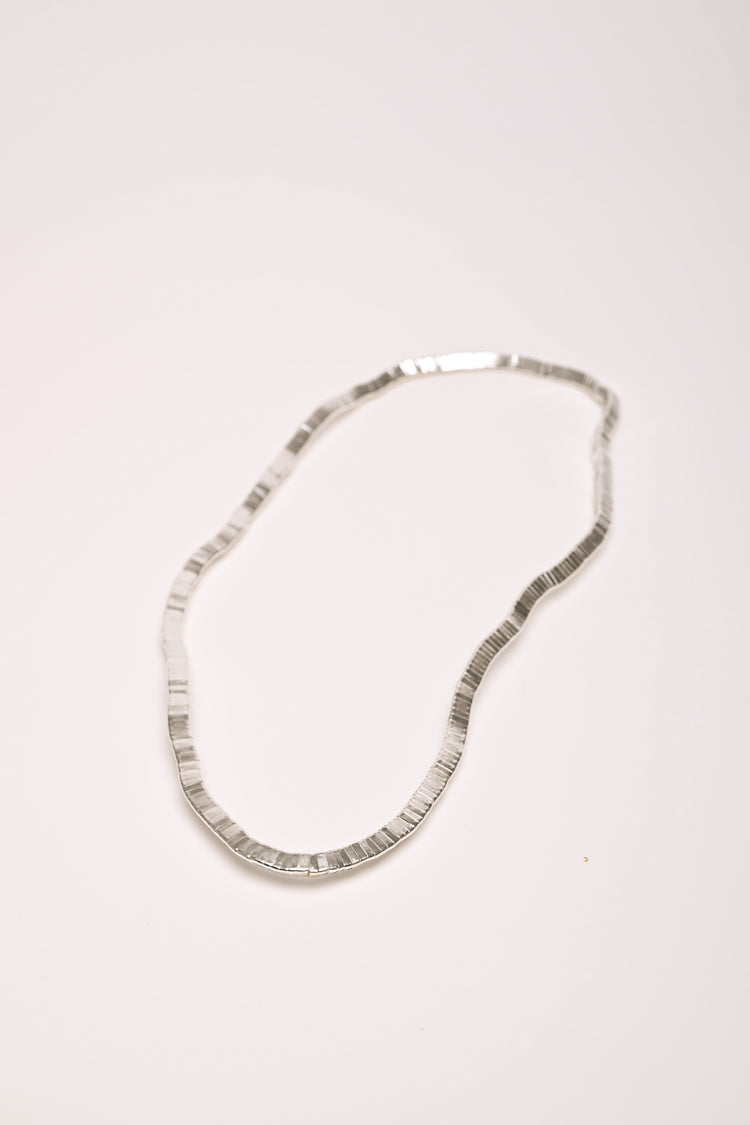 Collana lunga in metallo