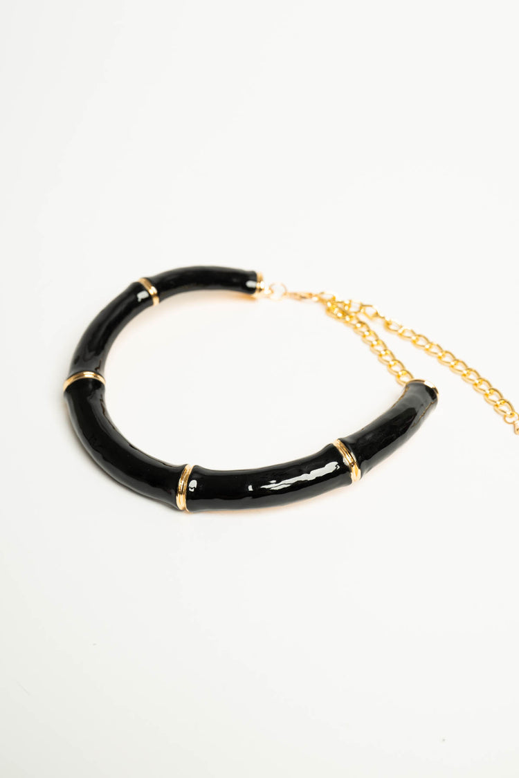 Collana girocollo rigida
