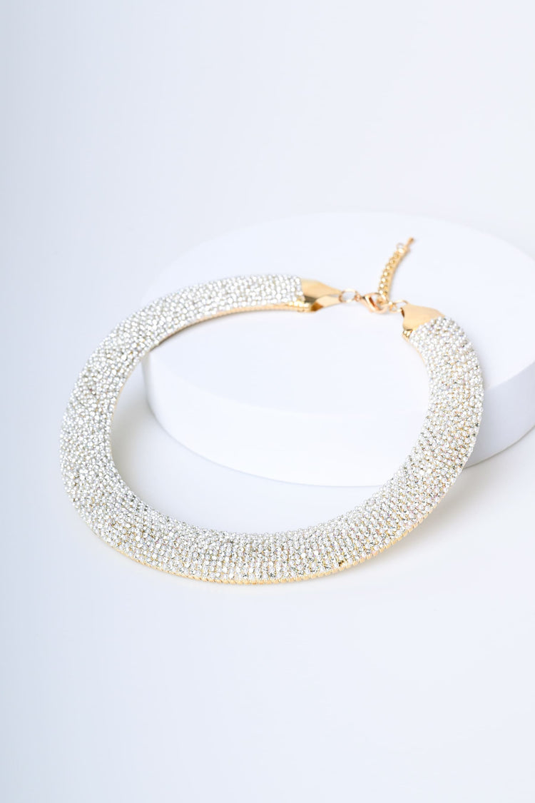 Collana rigida con perline e strass