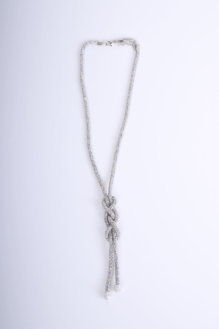 Collana lunga con nodo intrecciato