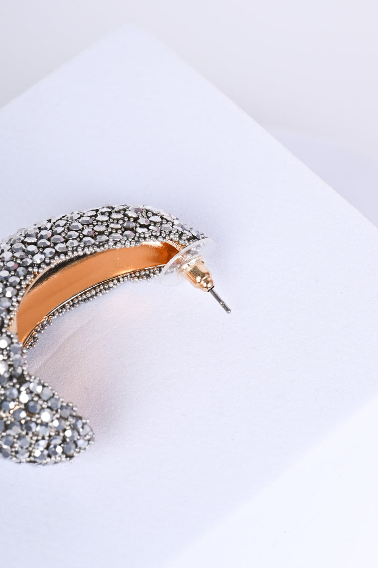 Orecchini chunky a semicerchio con strass