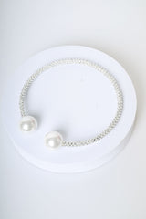 Collana rigida con perle