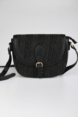 Borsa tracolla goffrata con fibbia