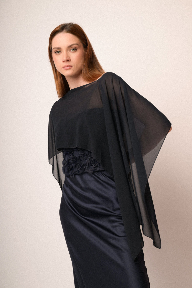 Coprispalle fluente in tulle blu