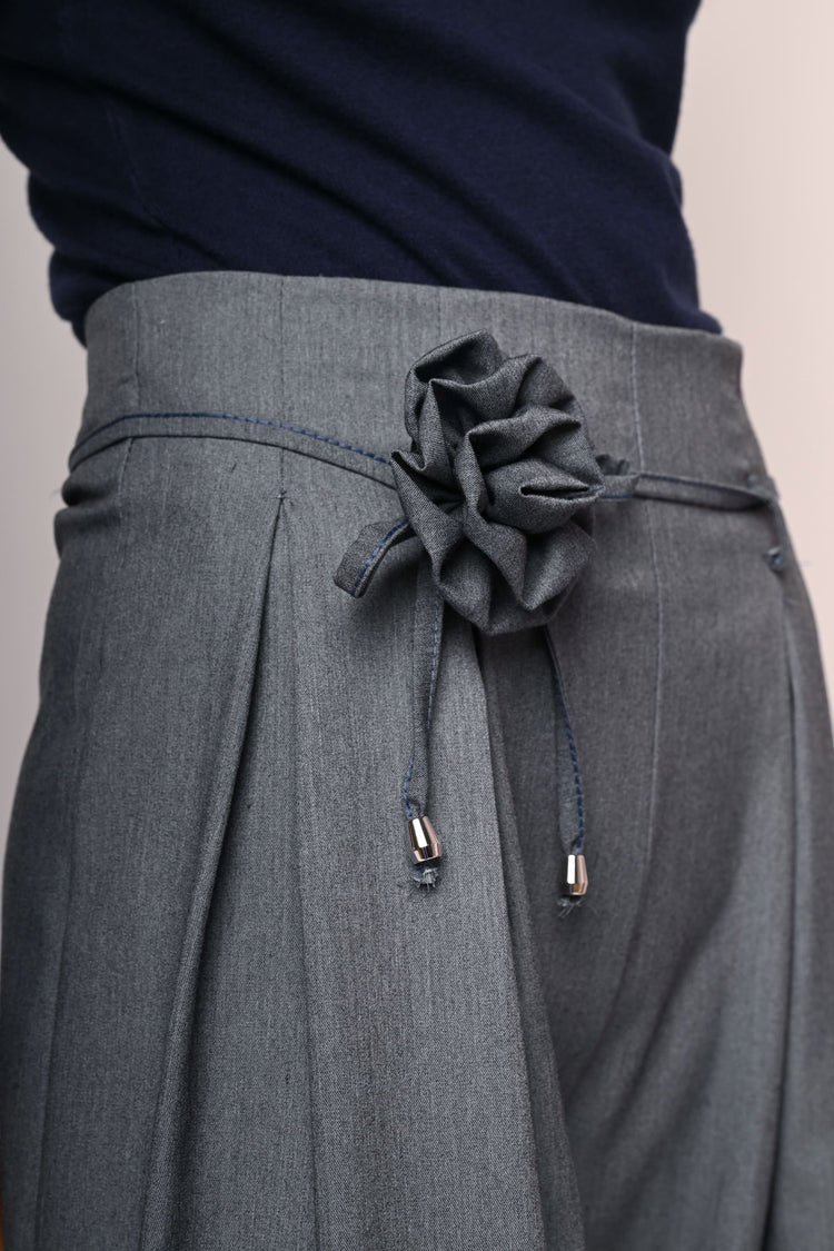 Pantaloni palazzo con fiore 3D