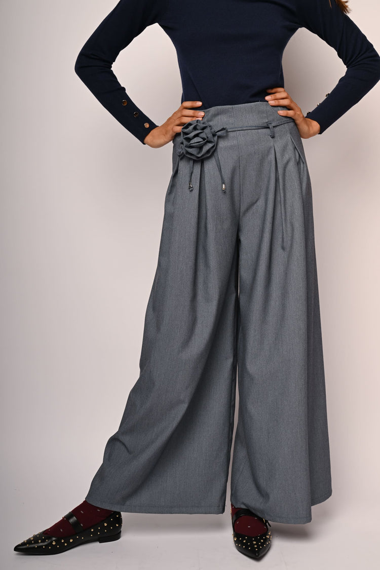 Pantaloni palazzo con fiore 3D