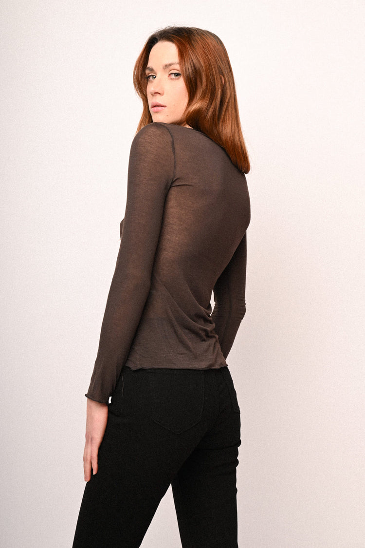 Maglia basic con scollo a barchetta