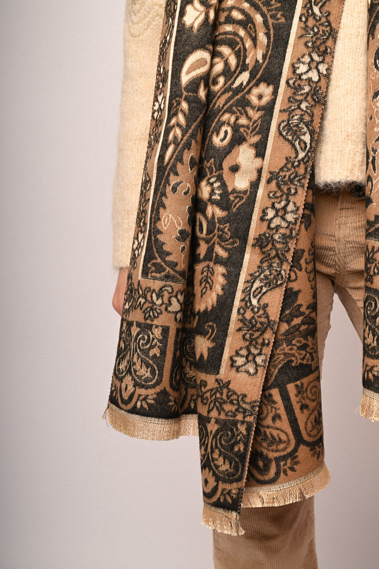 Sciarpa jacquard con motivi etnici