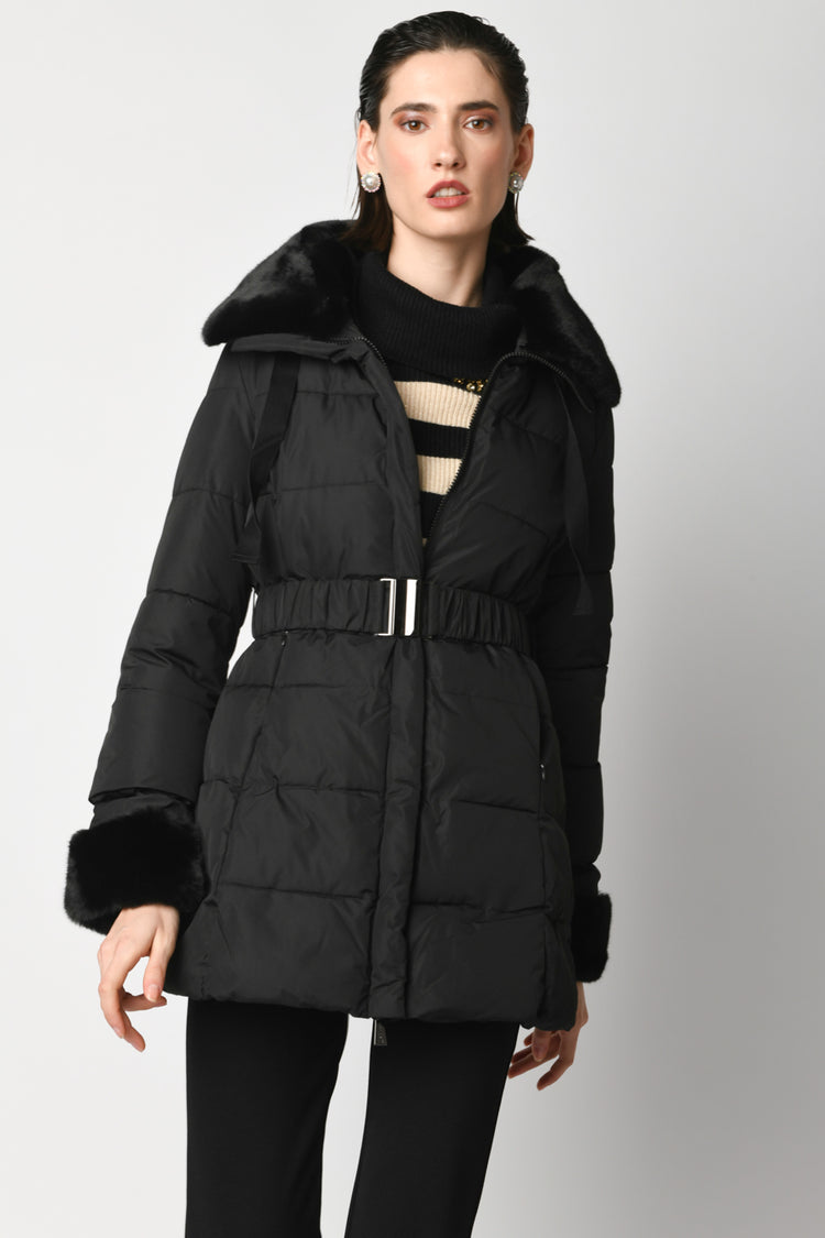 Piumino con dettagli in faux fur