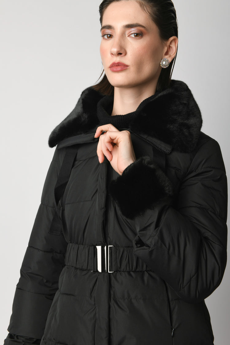 Piumino con dettagli in faux fur