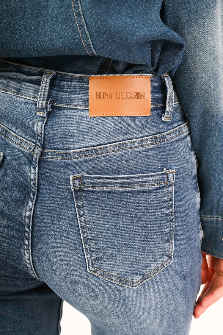 Jeans a gamba svasata