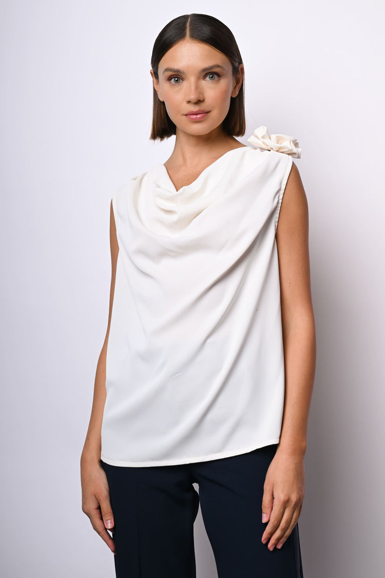 Top con rosa 3D