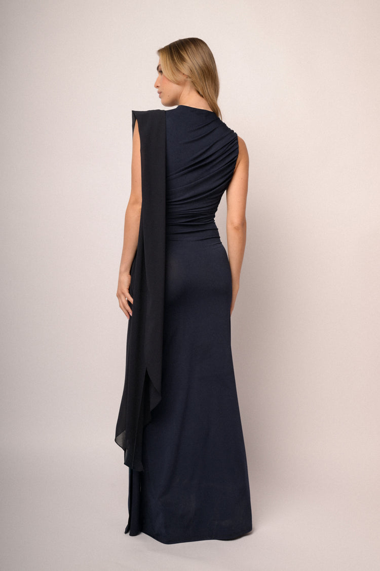 Abito lungo e drappeggiato con stola blu notte