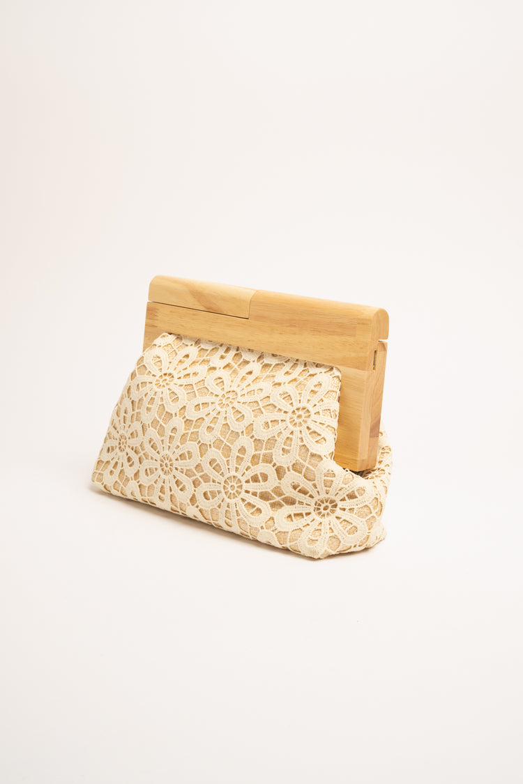 Pochette in legno e pizzo beige
