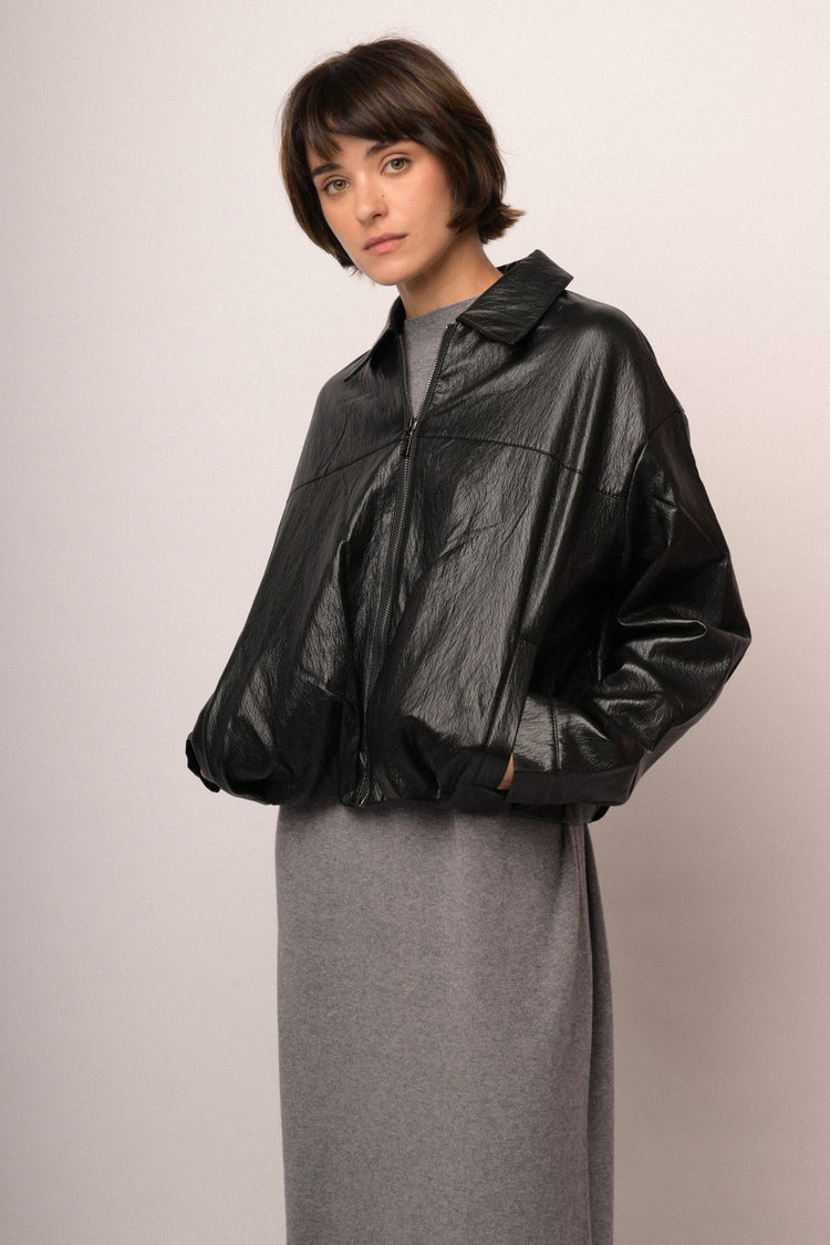 Bomber oversize in similpelle nera