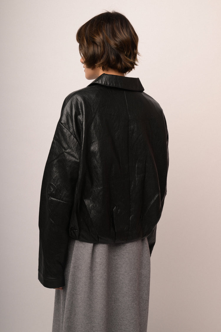 Bomber oversize in similpelle nera