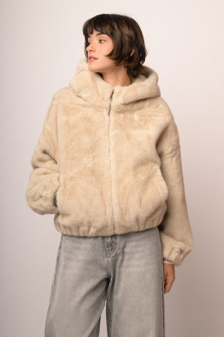 Giacca in faux fur beige con cappuccio