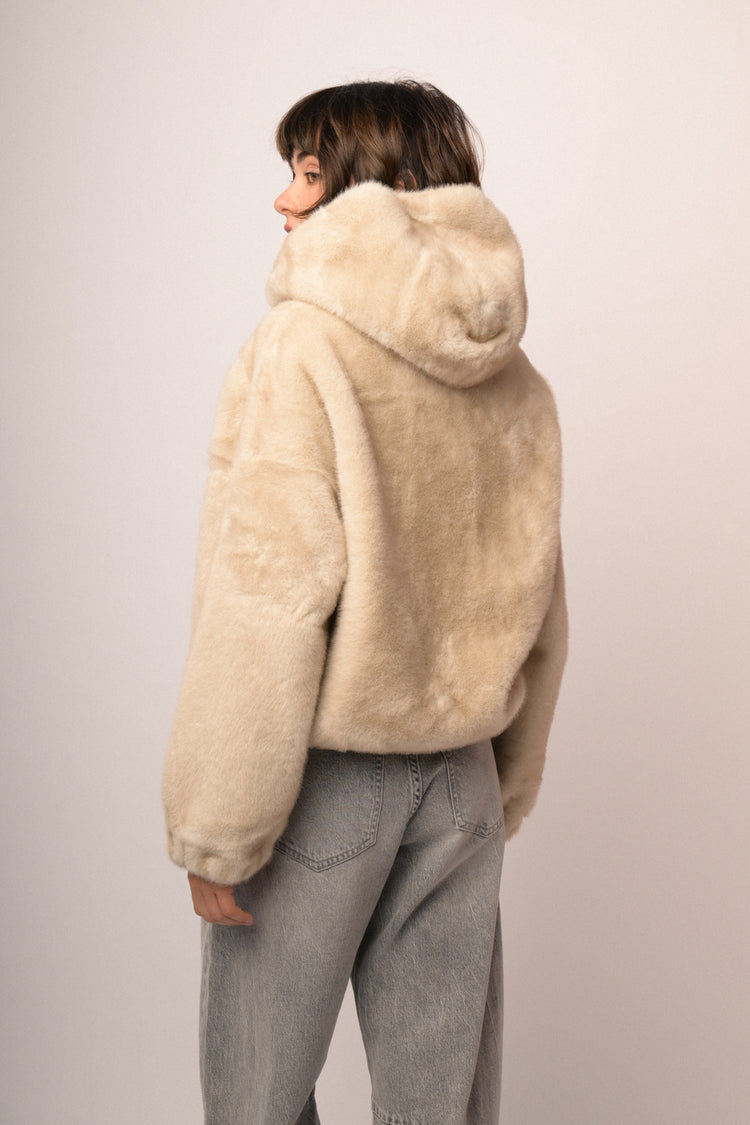 Giacca in faux fur beige con cappuccio