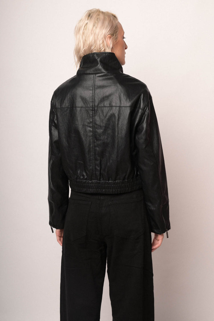 Bomber nero in similpelle