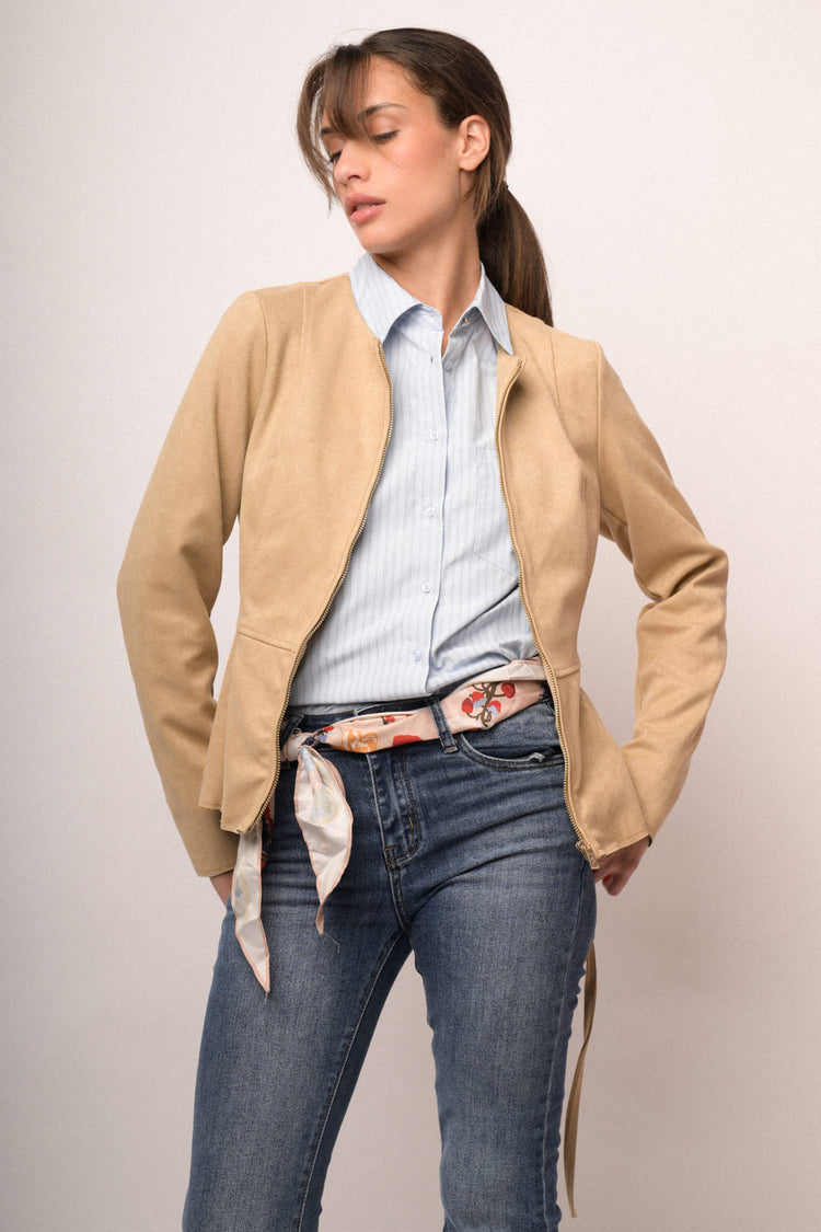 Giacca in faux suede beige con cintura