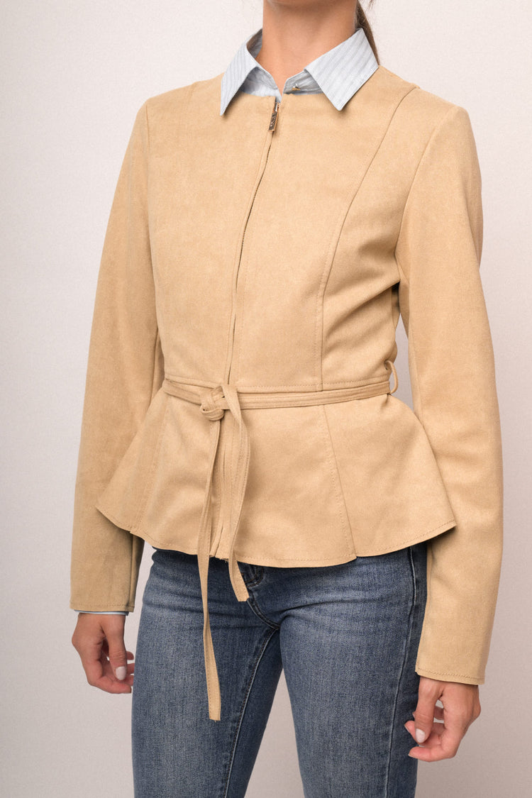 Giacca in faux suede beige con cintura