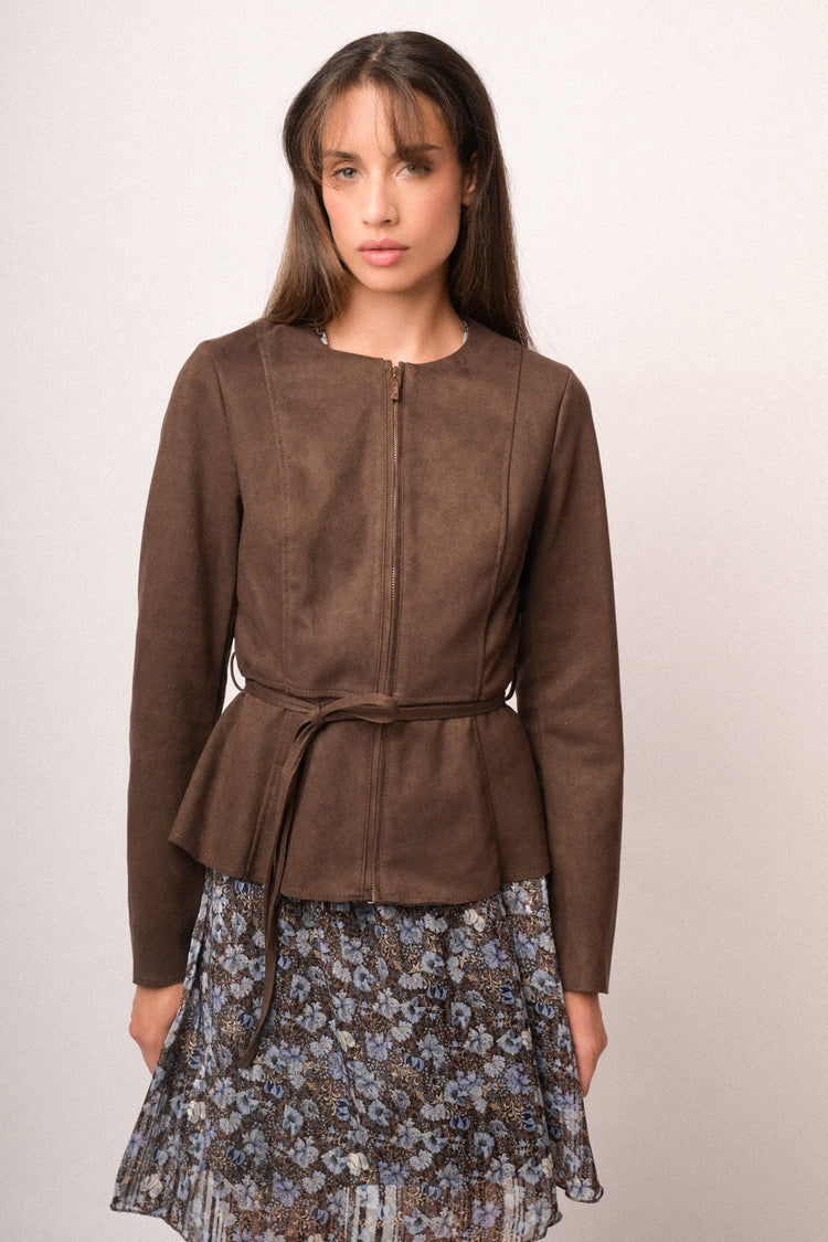 Giacca in faux suede cioccolato con cintura