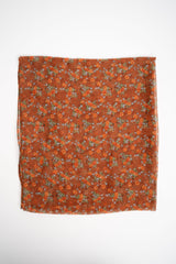 Sciarpa con piccoli fiori marrone