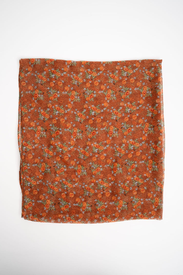 Sciarpa con piccoli fiori marrone