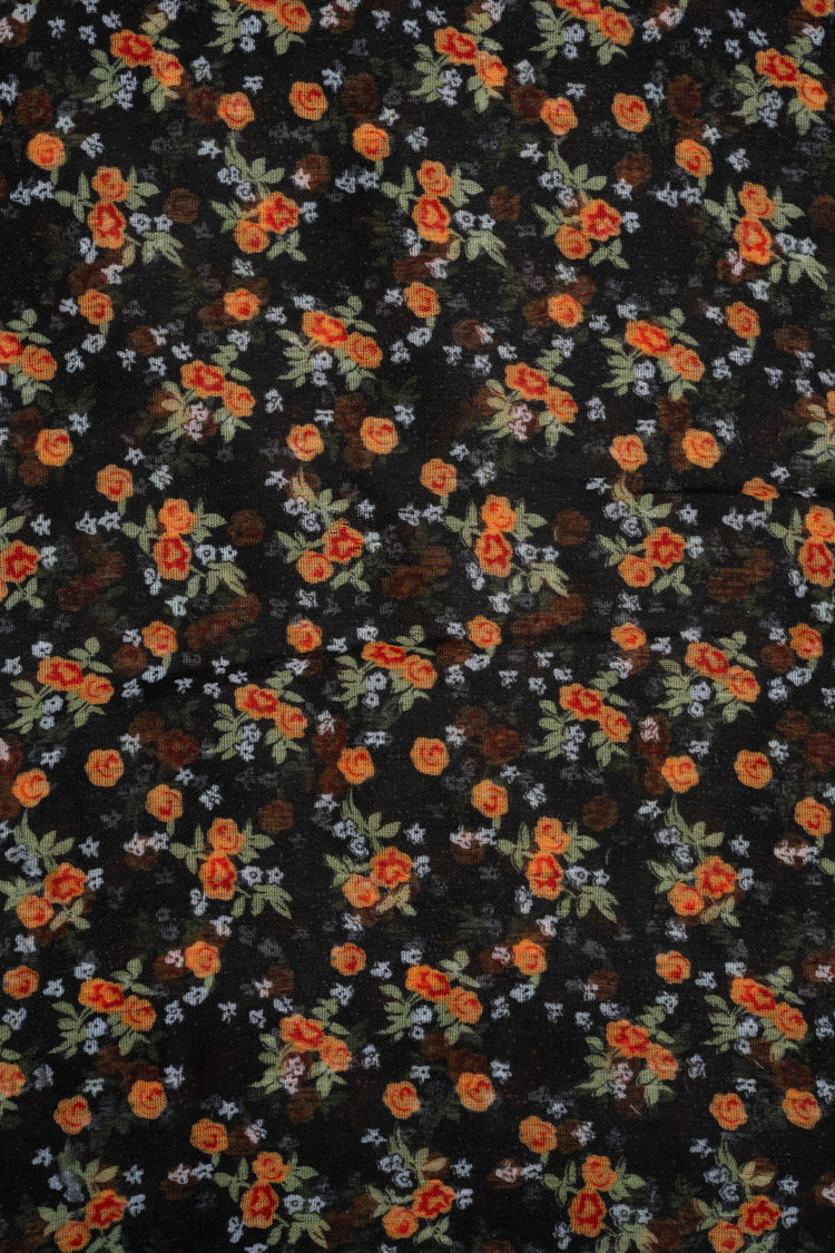 Sciarpa con piccoli fiori nero