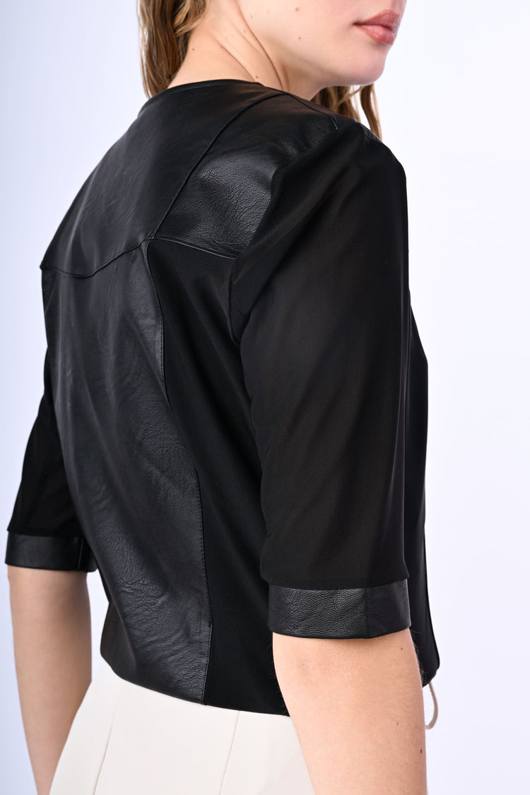 Giacca crop in similpelle e tulle