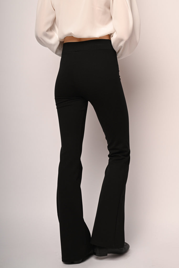 Leggings a gamba svasata