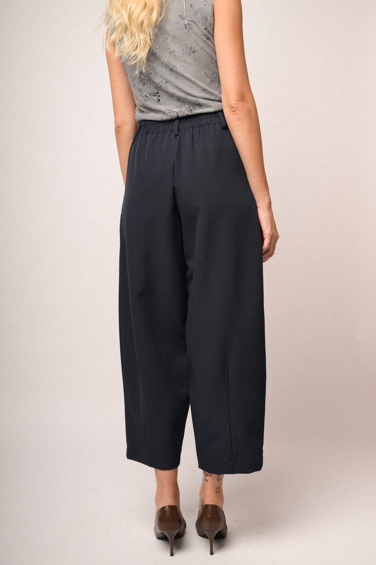Pantaloni carrot