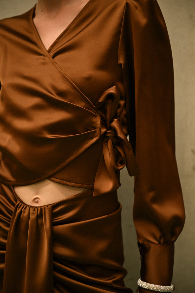 Blusa a portafoglio in raso