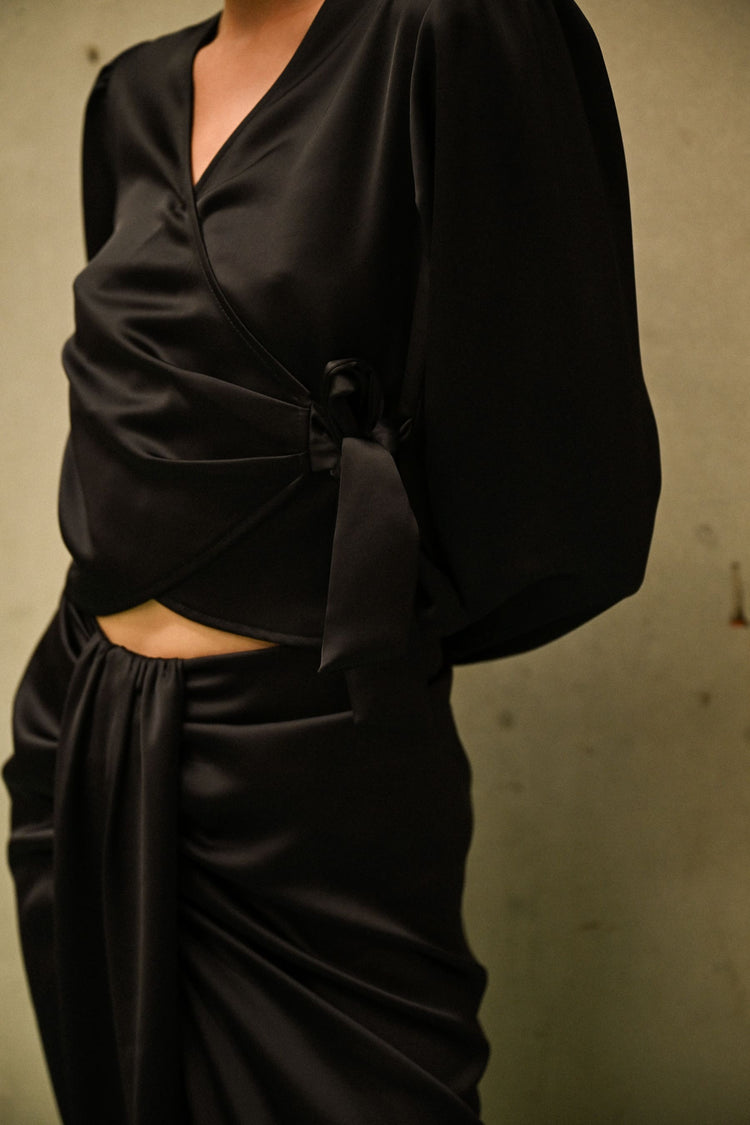 Blusa a portafoglio in raso