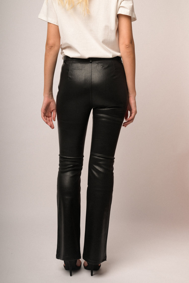 Pantaloni zampa con taschine lucido