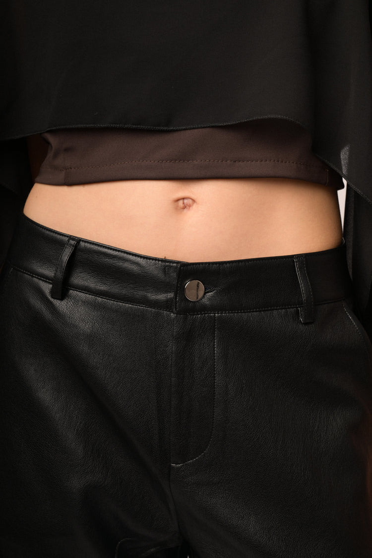 Pantaloni wide-leg in similpelle nera