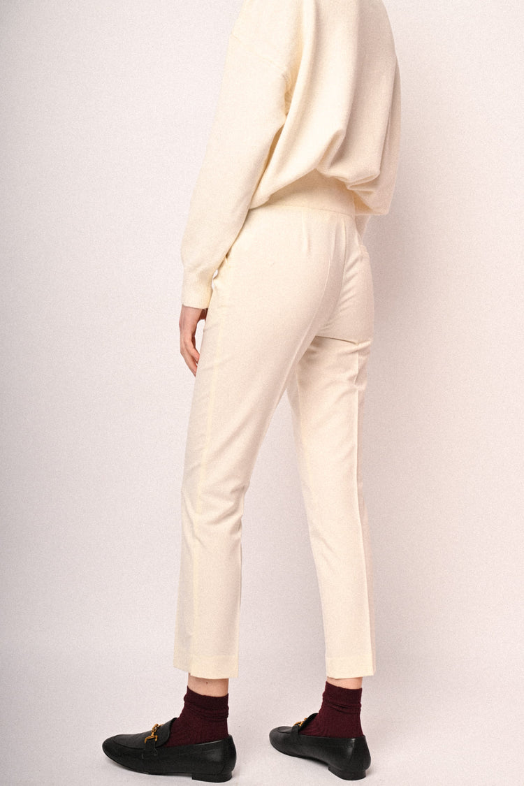 Pantaloni a sigaretta con piega stirata