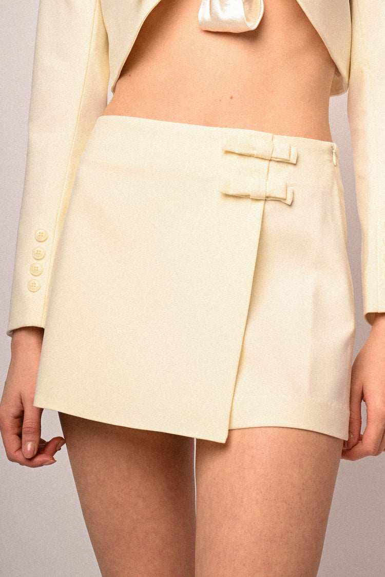 Skort con fiocchi decorativi