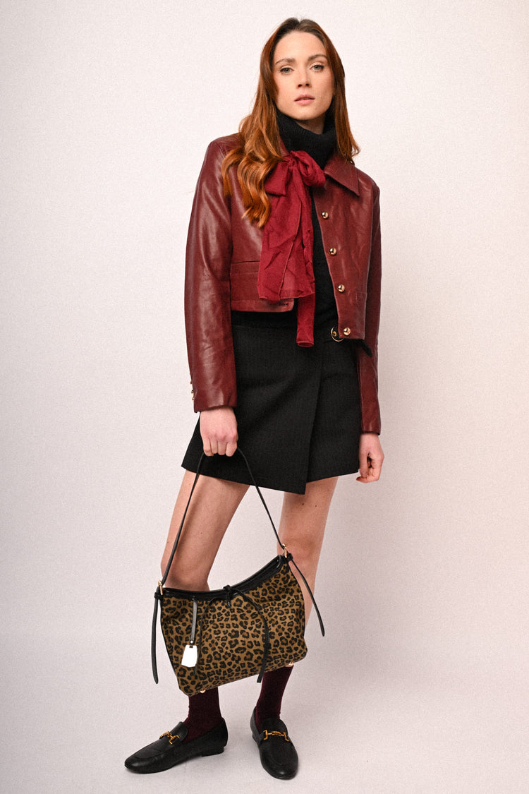 Giacca in similpelle con foulard