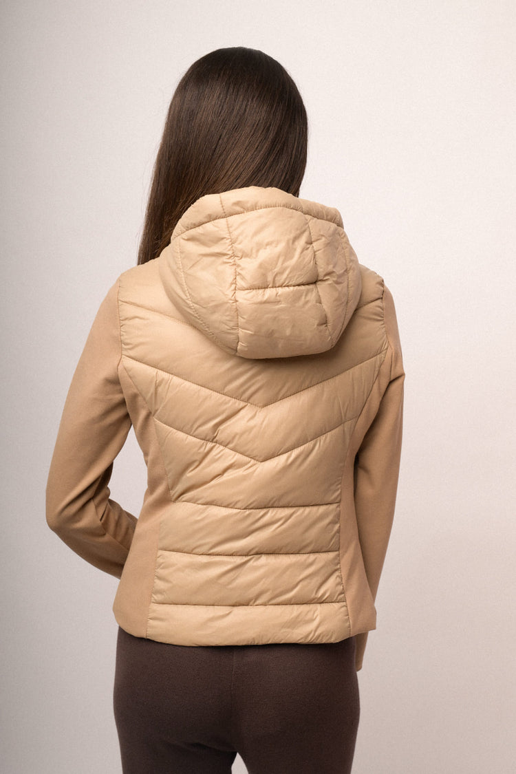 Piumino bi-materiale in nylon e tessuto felpato color cammello